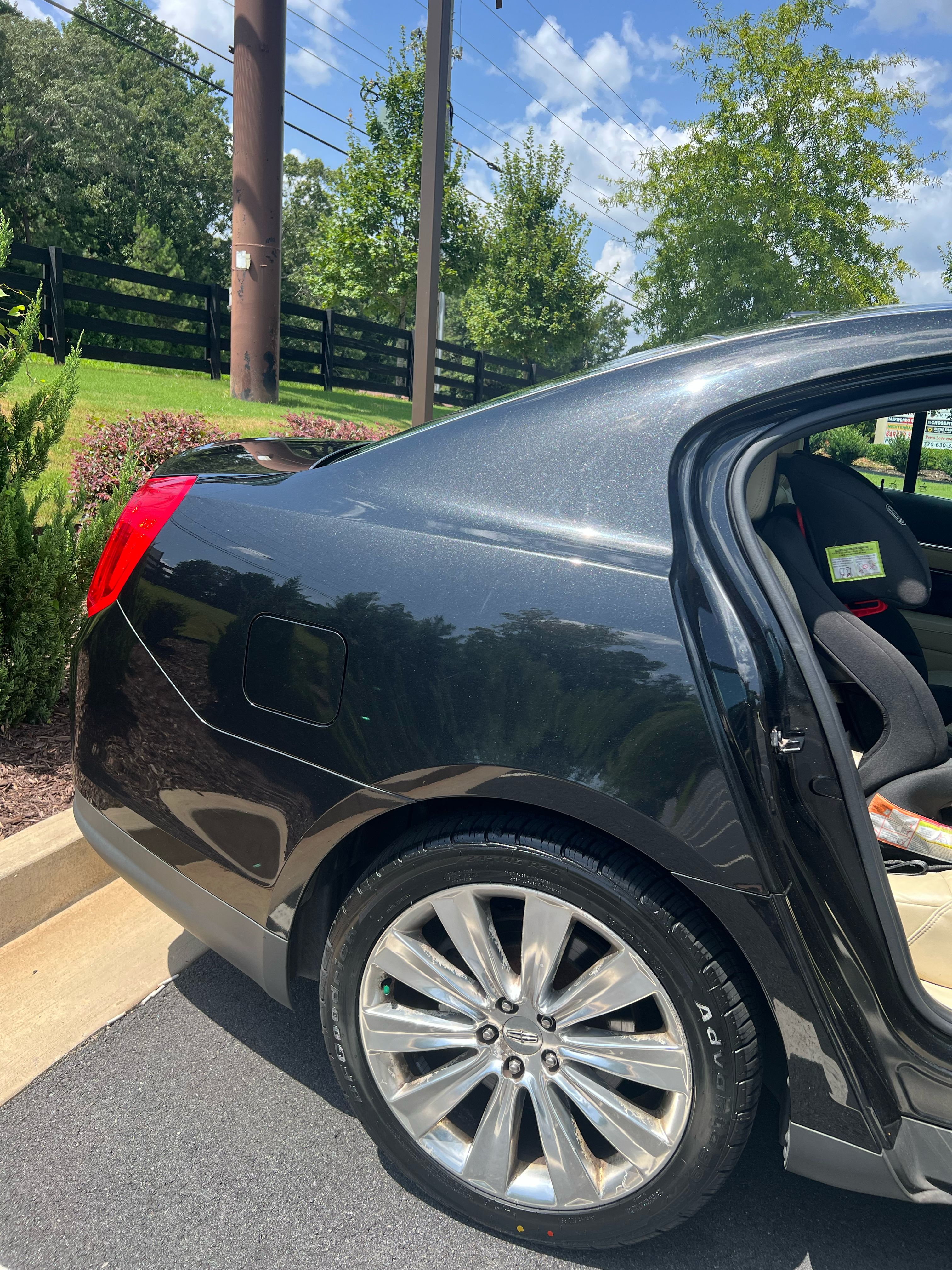 Used 2013 Lincoln MKS AWD image 5