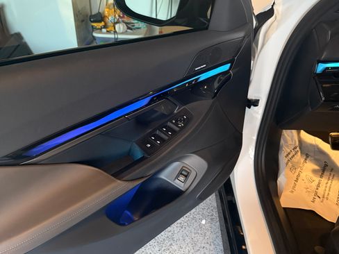 Used 2024 BMW i5 eDrive40i w/ M Sport Package image 8