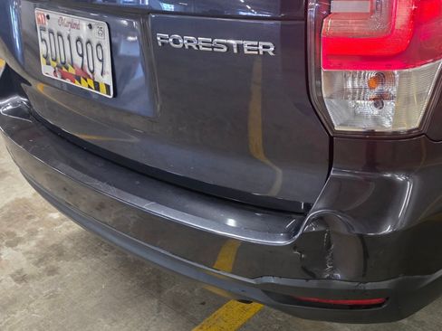 Used 2018 Subaru Forester 2.5i Premium w/ All-Weather Package image 9