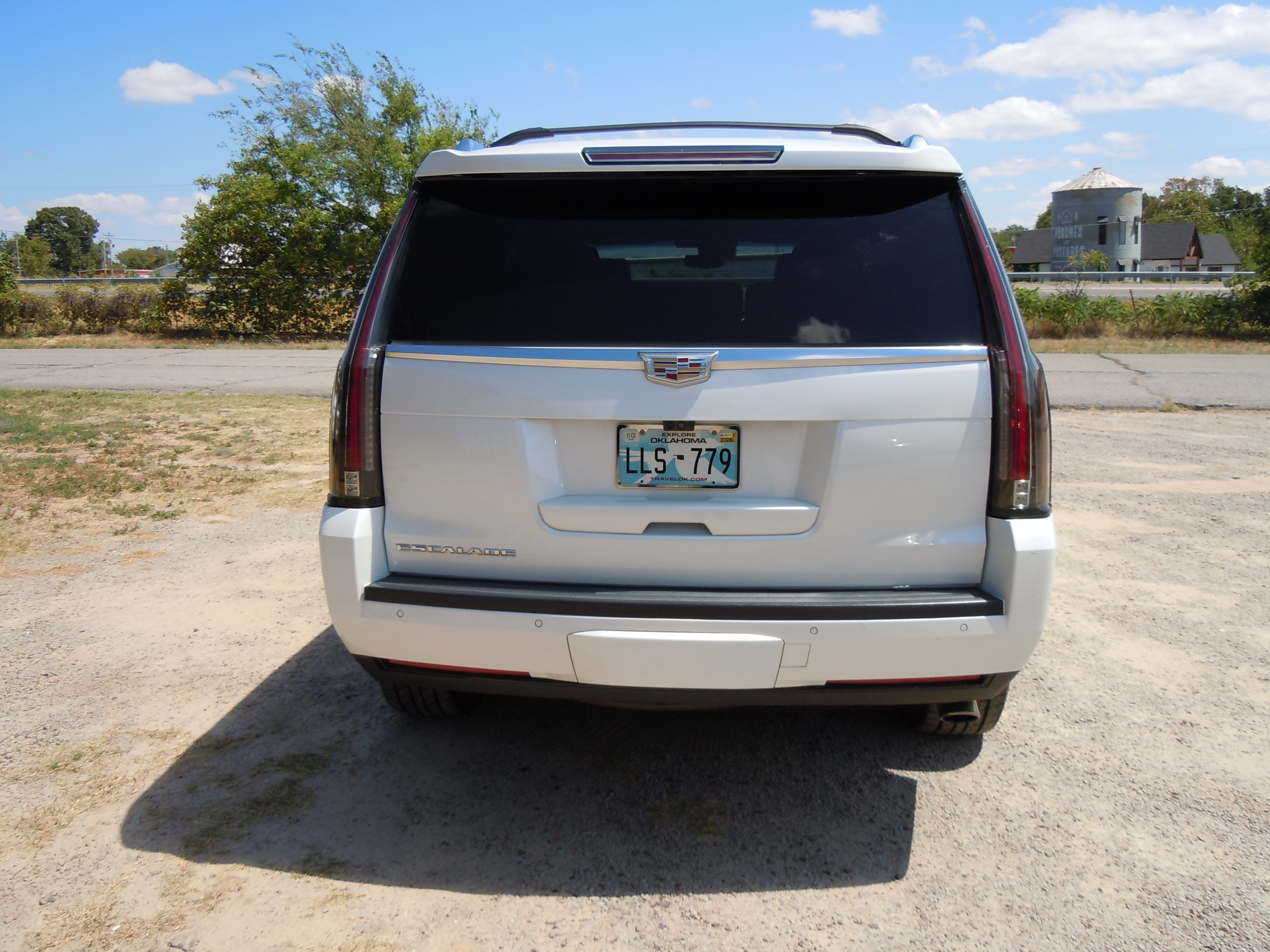 Used 2017 Cadillac Escalade Platinum AWD/4WD image 6