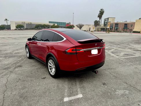 Used 2017 Tesla Model X 75D image 4