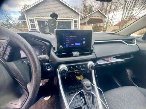 Used 2023 Toyota RAV4 XLE image 13