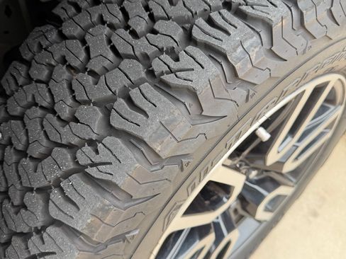 Used 2022 GMC Sierra 1500 AT4 image 14