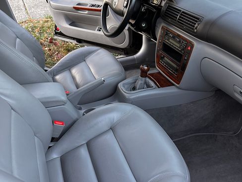 Used 2001 Volkswagen Passat GLX image 24