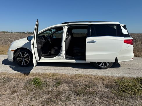 Used 2019 Honda Odyssey Elite image 6