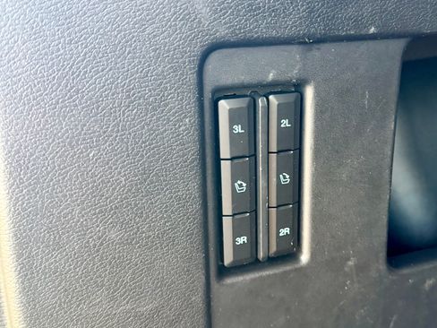 Used 2022 Ford Expedition XLT image 15