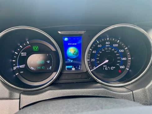 Used 2013 Hyundai Sonata Limited w/ Panoramic Sunroof Pkg image 13