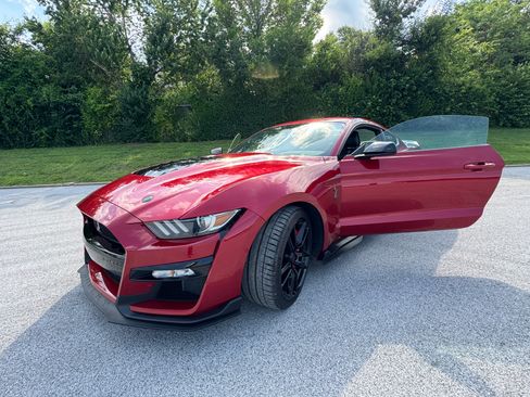 Used 2020 Ford Mustang Shelby GT500 RWD image 2
