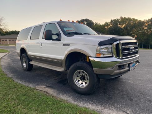 Used 2004 Ford Excursion Eddie Bauer image 9