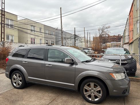 Used 2013 Dodge Journey Crew w/ Flexible Seating Group image 1