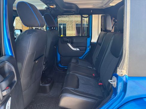 Used 2014 Jeep Wrangler Unlimited Sport image 9