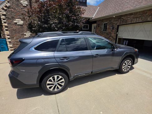 Used 2024 Subaru Outback Premium w/ Popular Package #1A AWD/4WD image 5