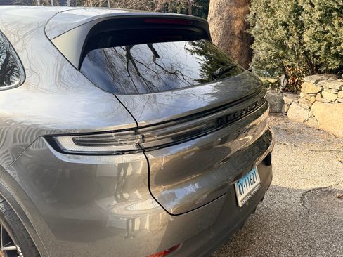 Used 2025 Porsche Cayenne image 9