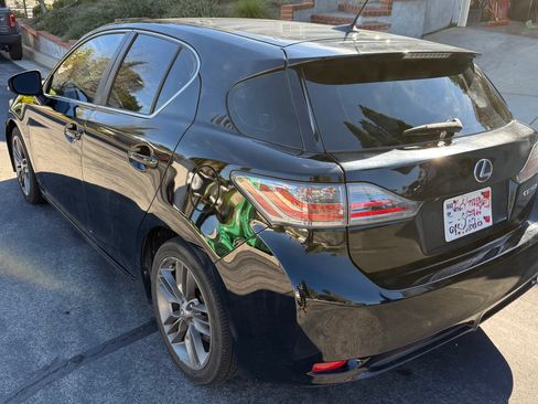 Used 2013 Lexus CT 200h image 2