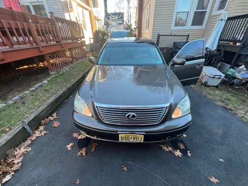 Used 2006 Lexus LS 430 image 2