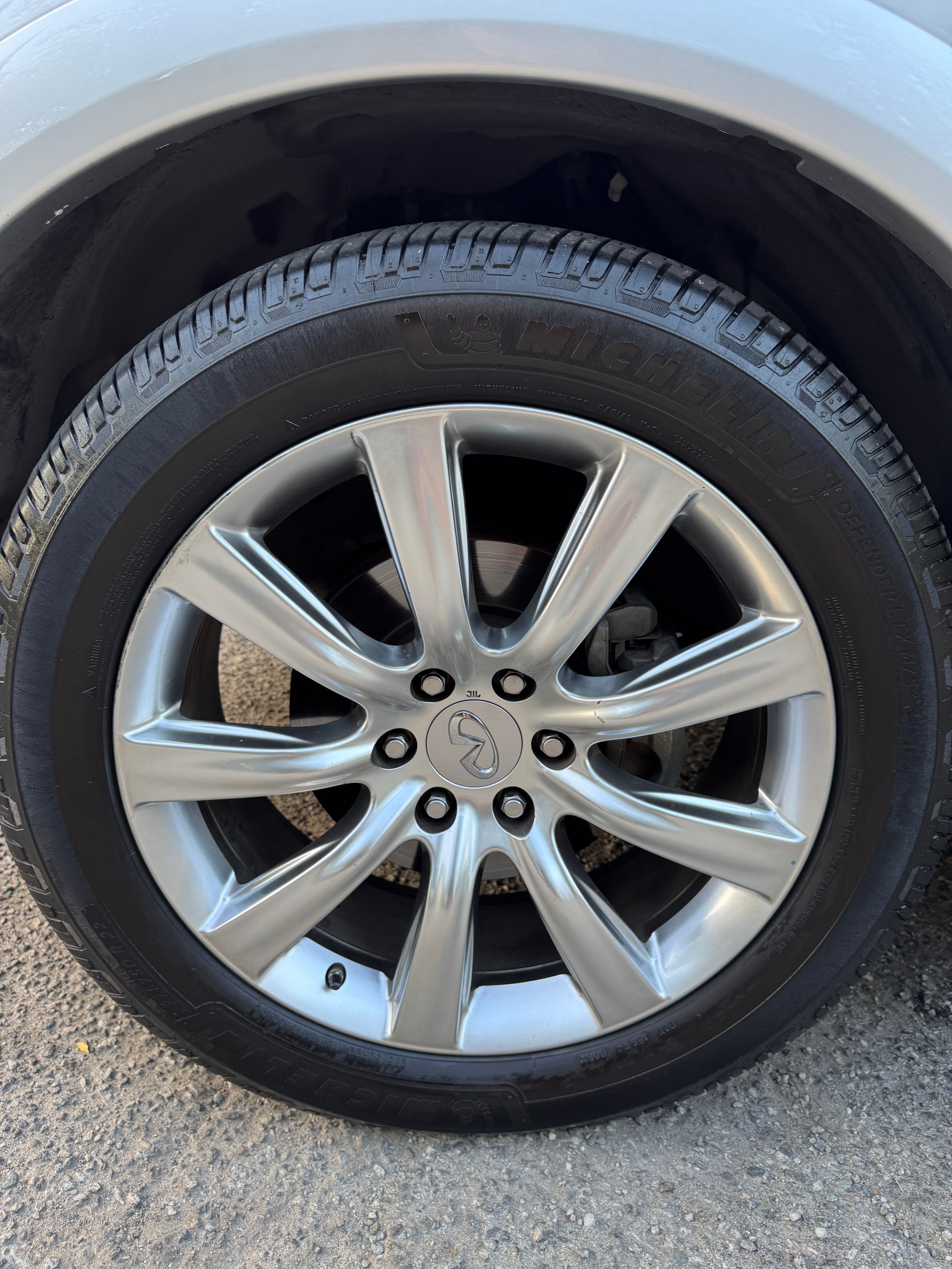 Used 2011 INFINITI QX56 2WD w/ Deluxe Touring Pkg image 29