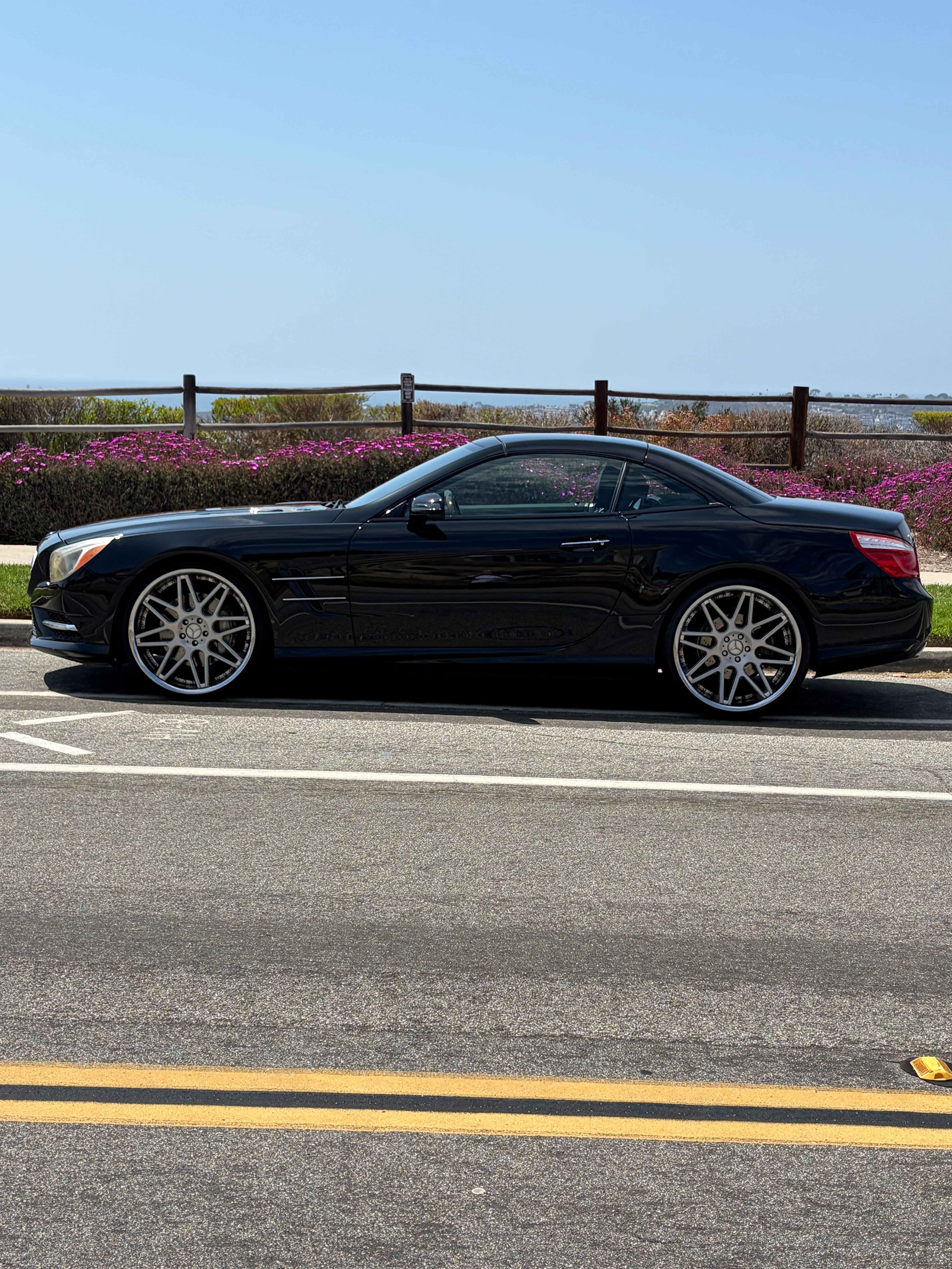 Used 2013 Mercedes-Benz SL 550 w/ Premium Pkg image 4