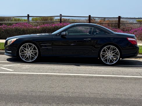 Used 2013 Mercedes-Benz SL 550 w/ Premium Pkg image 4