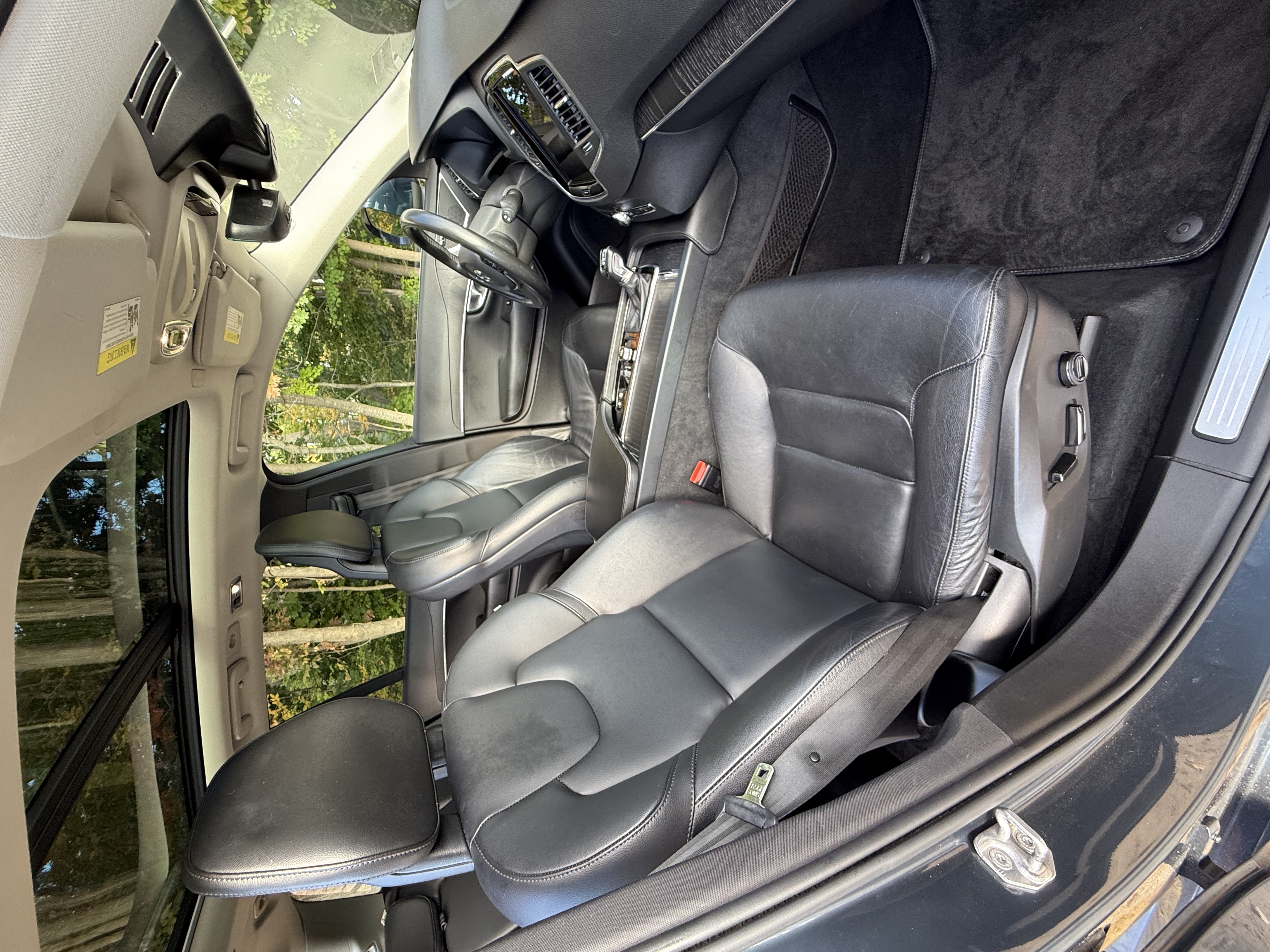 Used 2020 Volvo XC90 T5 Momentum AWD/4WD image 9