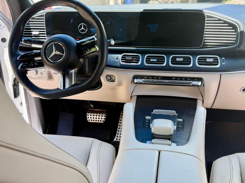 Used 2024 Mercedes-Benz GLS 450 4MATIC image 19