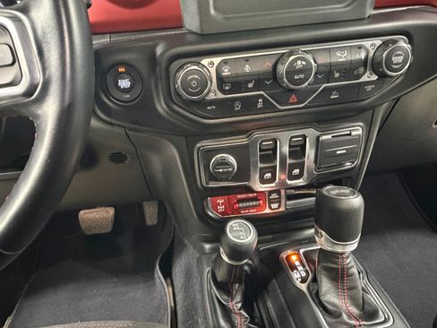 Used 2021 Jeep Wrangler Rubicon w/ Cold Weather Group image 14