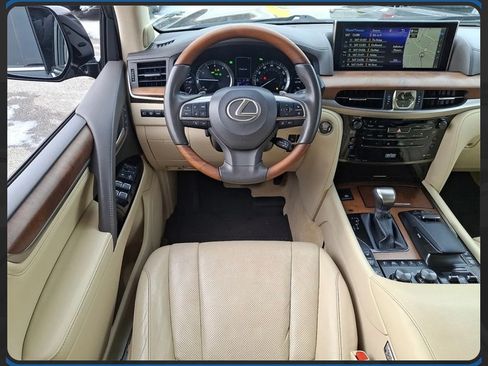 Used 2021 Lexus LX 570 4WD w/ Luxury Package image 5