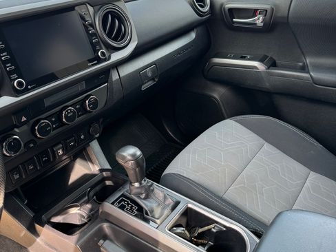 Used 2023 Toyota Tacoma TRD Sport w/ Technology Package AWD/4WD image 9