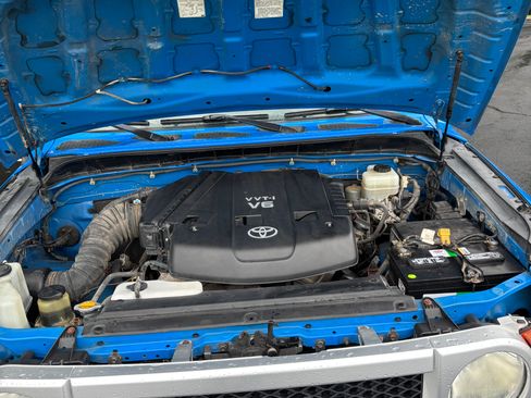 Used 2007 Toyota FJ Cruiser 4WD image 12