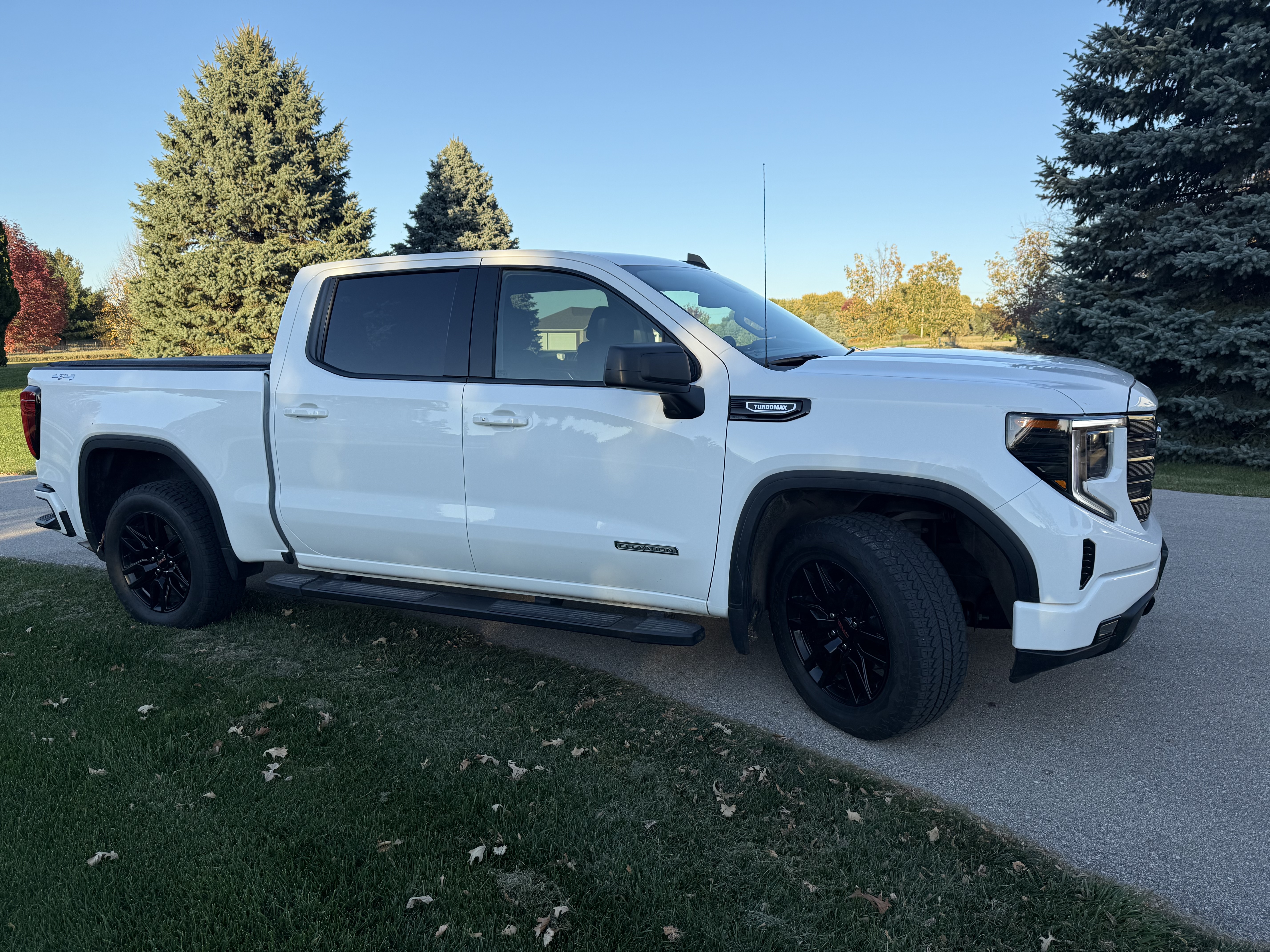 Used 2025 GMC Sierra 1500 Elevation AWD/4WD image 10
