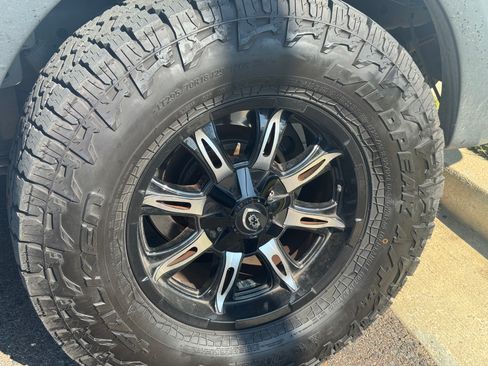 Used 2013 Ford F150 XLT w/ XLT Chrome Pkg image 11