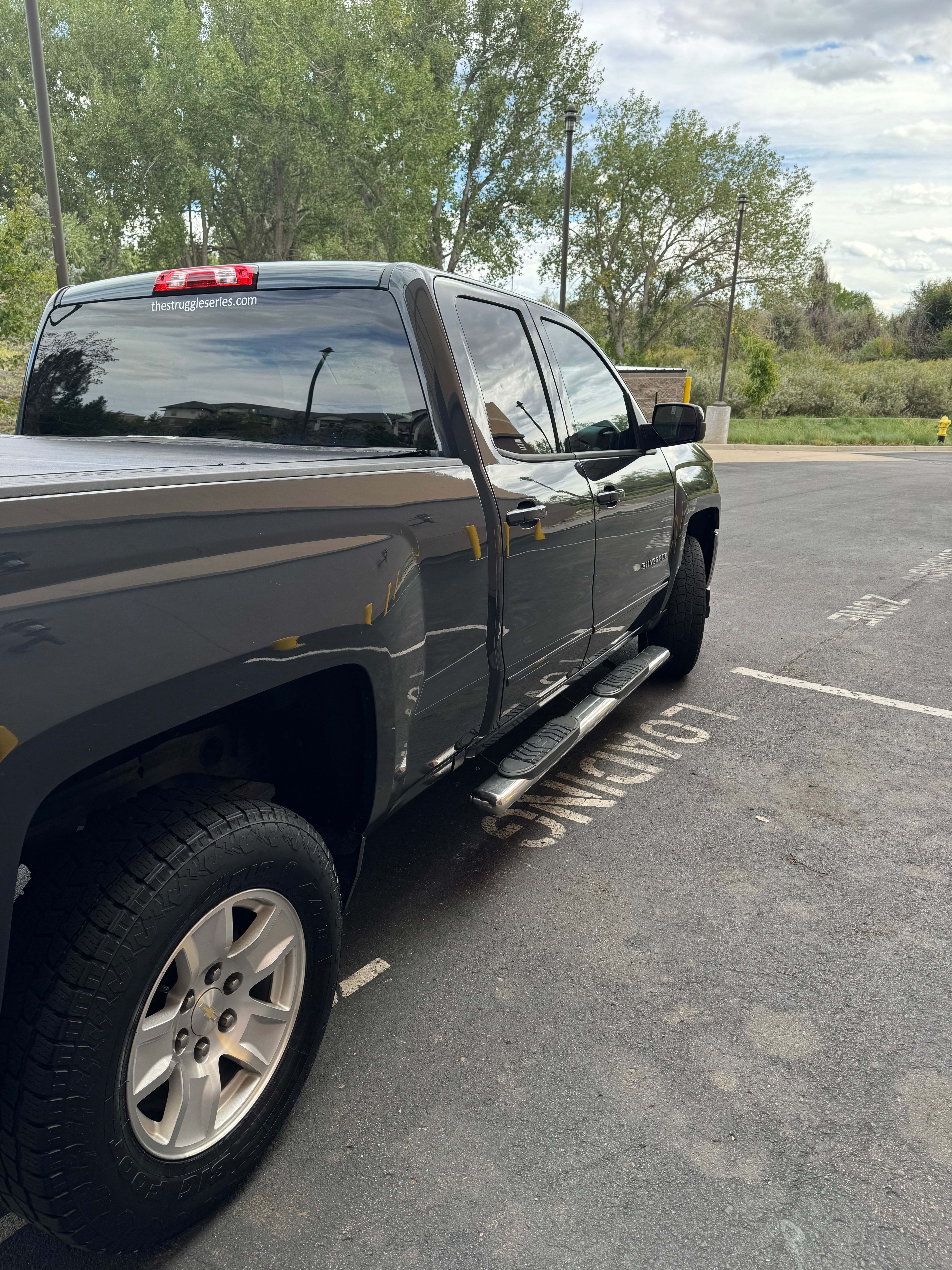 Used 2018 Chevrolet Silverado 1500 LT AWD/4WD image 5