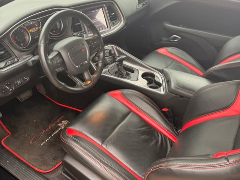 Used 2017 Dodge Challenger R/T Scat Pack image 10