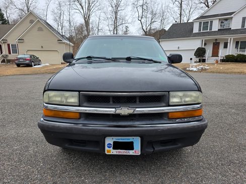 Used 2003 Chevrolet S10 Pickup LS image 6