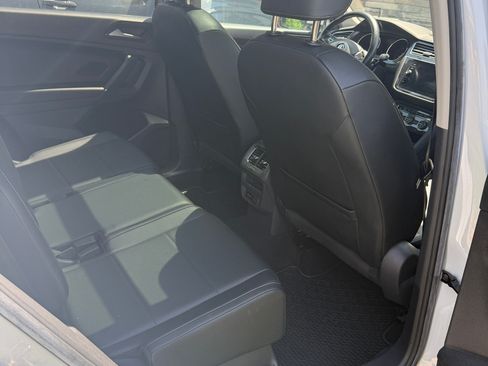 Used 2018 Volkswagen Tiguan SEL AWD/4WD image 10