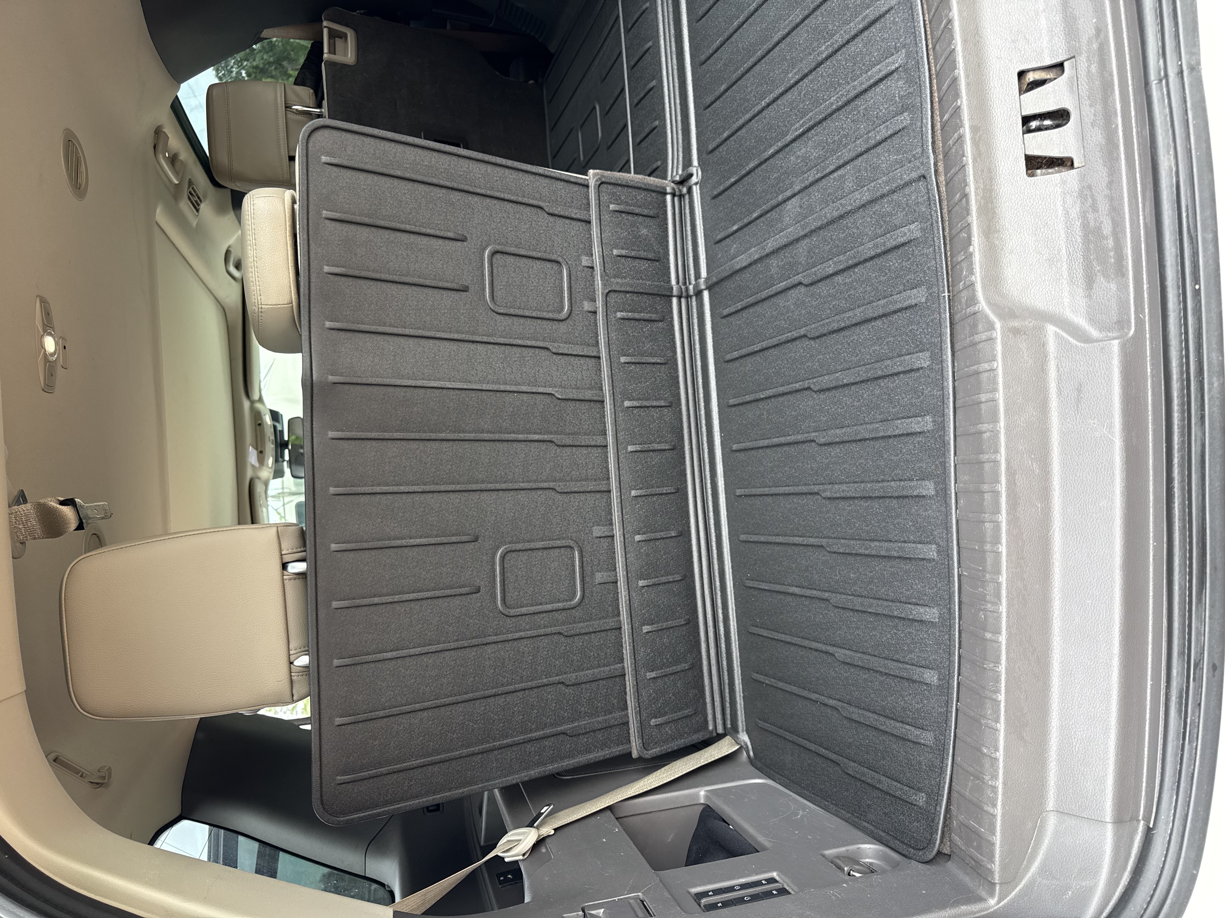 Used 2019 Ford Expedition Limited w/ Equipment Group 301A RWD image 14