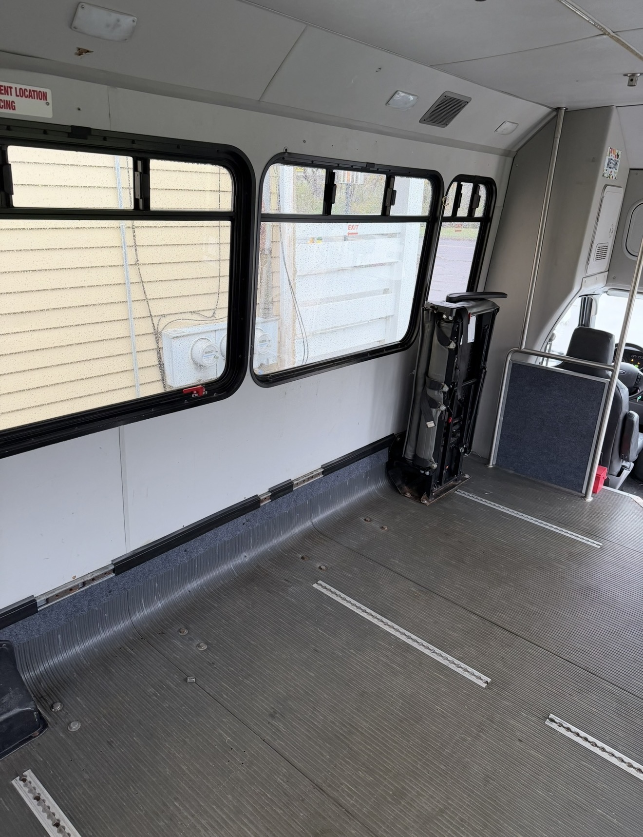 Used 2016 Ford E-450 and Econoline 450 Super Duty w/ Shuttle Bus Prep Package RWD image 9
