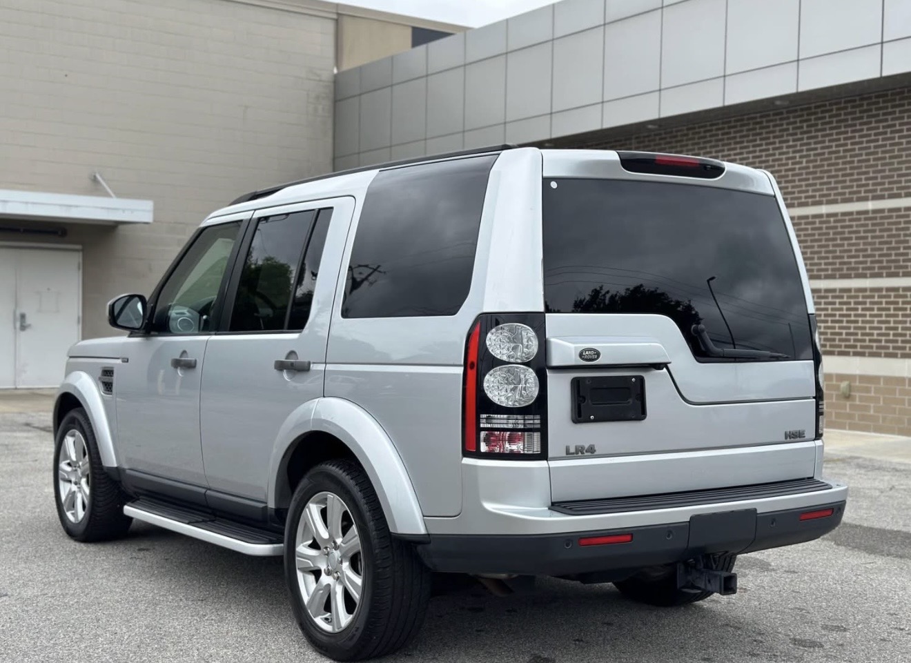 Used 2016 Land Rover LR4 HSE AWD/4WD image 6