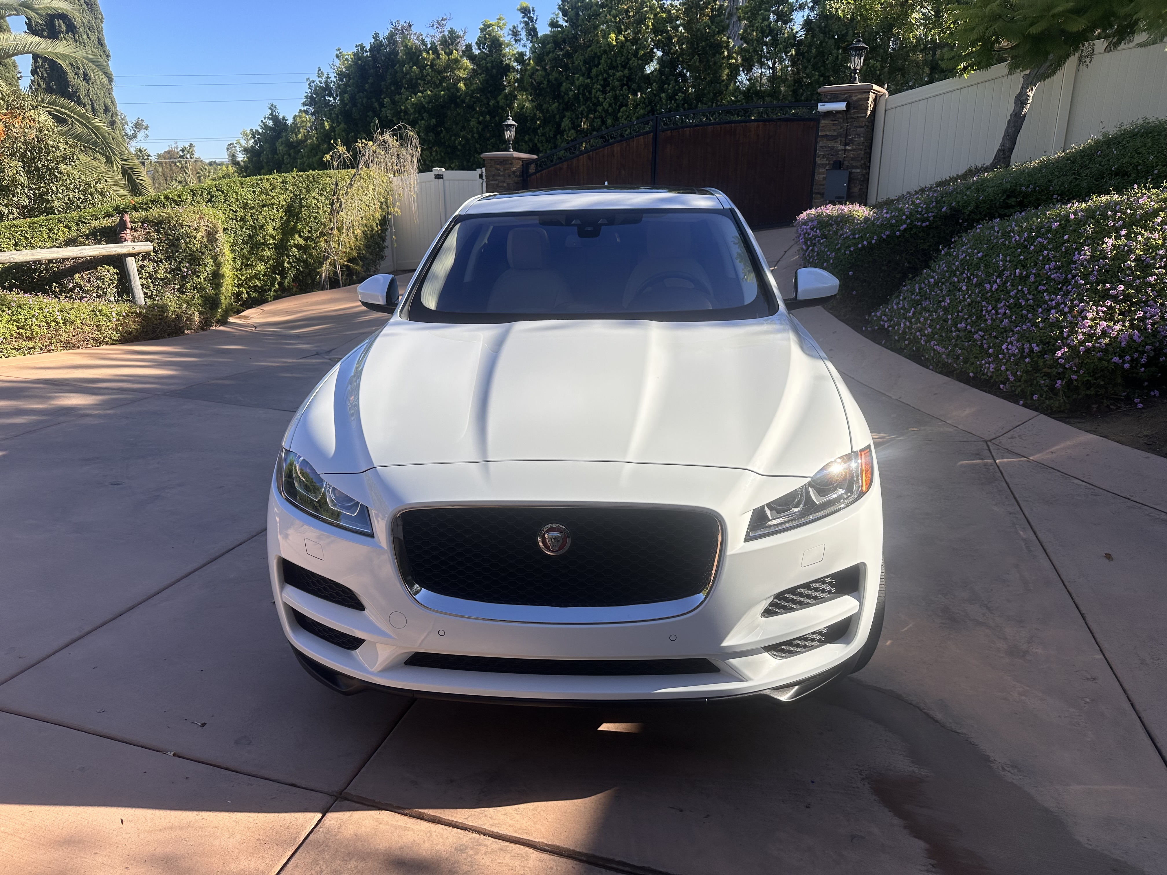 Used 2017 Jaguar F-PACE Prestige AWD/4WD image 1