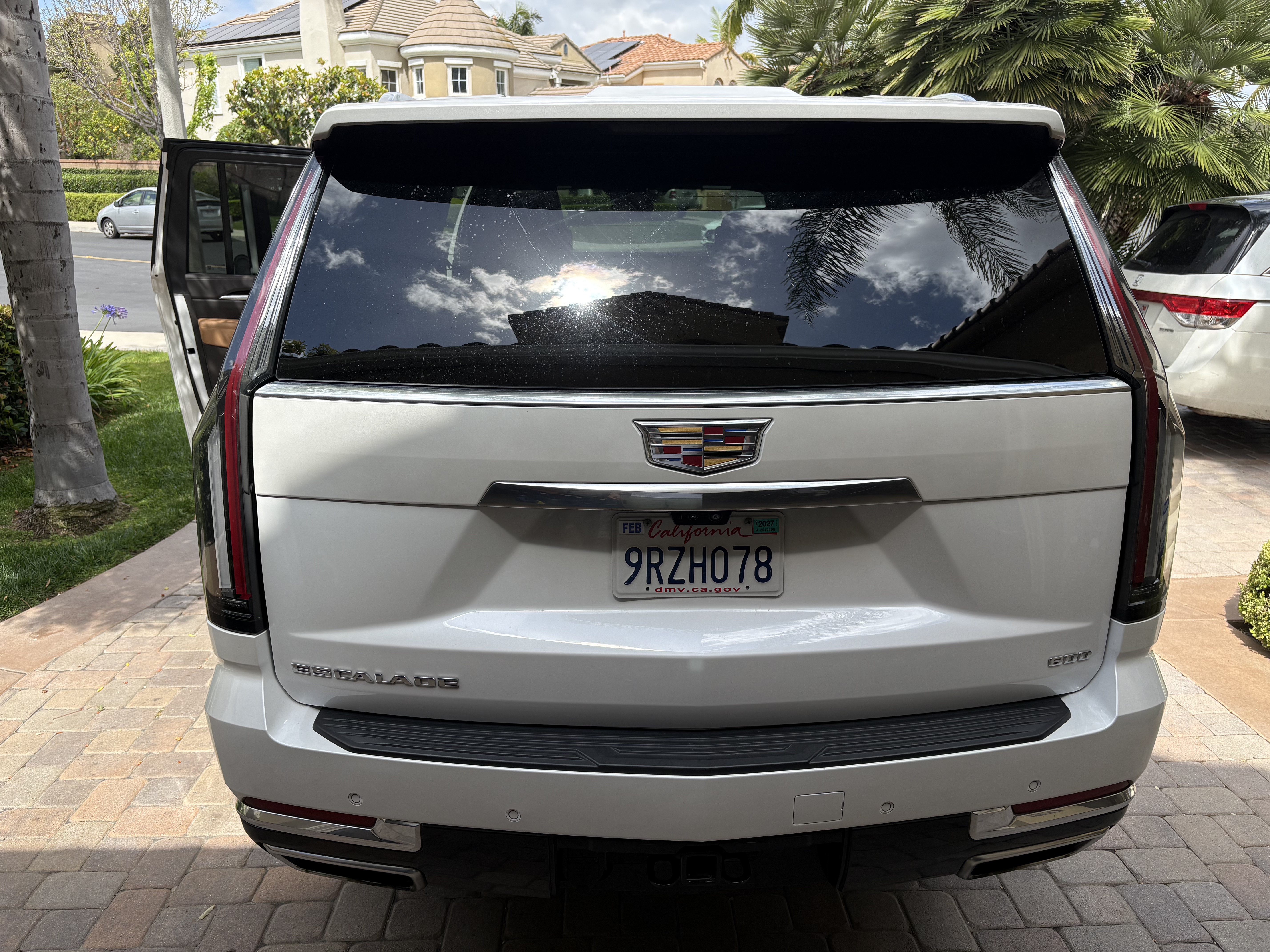 Used 2025 Cadillac Escalade ESV Premium Luxury AWD/4WD image 9
