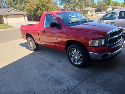 Used 2003 Dodge Ram 1500 Truck ST image 2