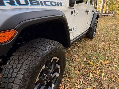 Used 2024 Jeep Wrangler Unlimited Rubicon 4xe image 21