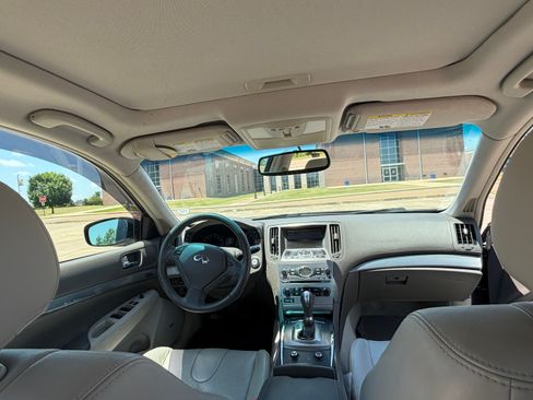Used 2010 INFINITI G37 Journey w/ Premium Pkg RWD image 14