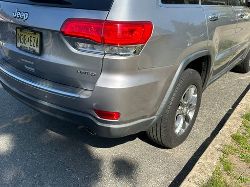 Used 2016 Jeep Grand Cherokee Limited AWD/4WD image 10