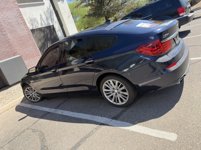 Used 2011 BMW 550i Gran Turismo RWD image 2