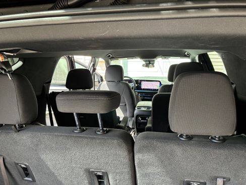 Used 2025 Chevrolet Traverse LT AWD/4WD image 11