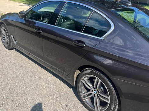 Used 2021 BMW 530i xDrive w/ Convenience Package image 2