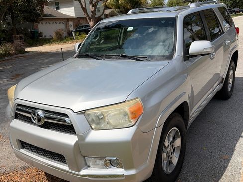 Used 2012 Toyota 4Runner SR5 w/ Convenience Pkg image 1