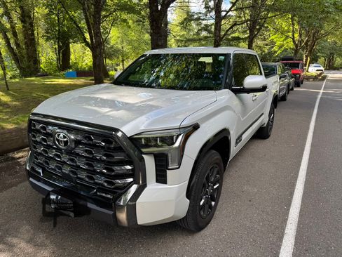 Used 2022 Toyota Tundra Platinum AWD/4WD image 9