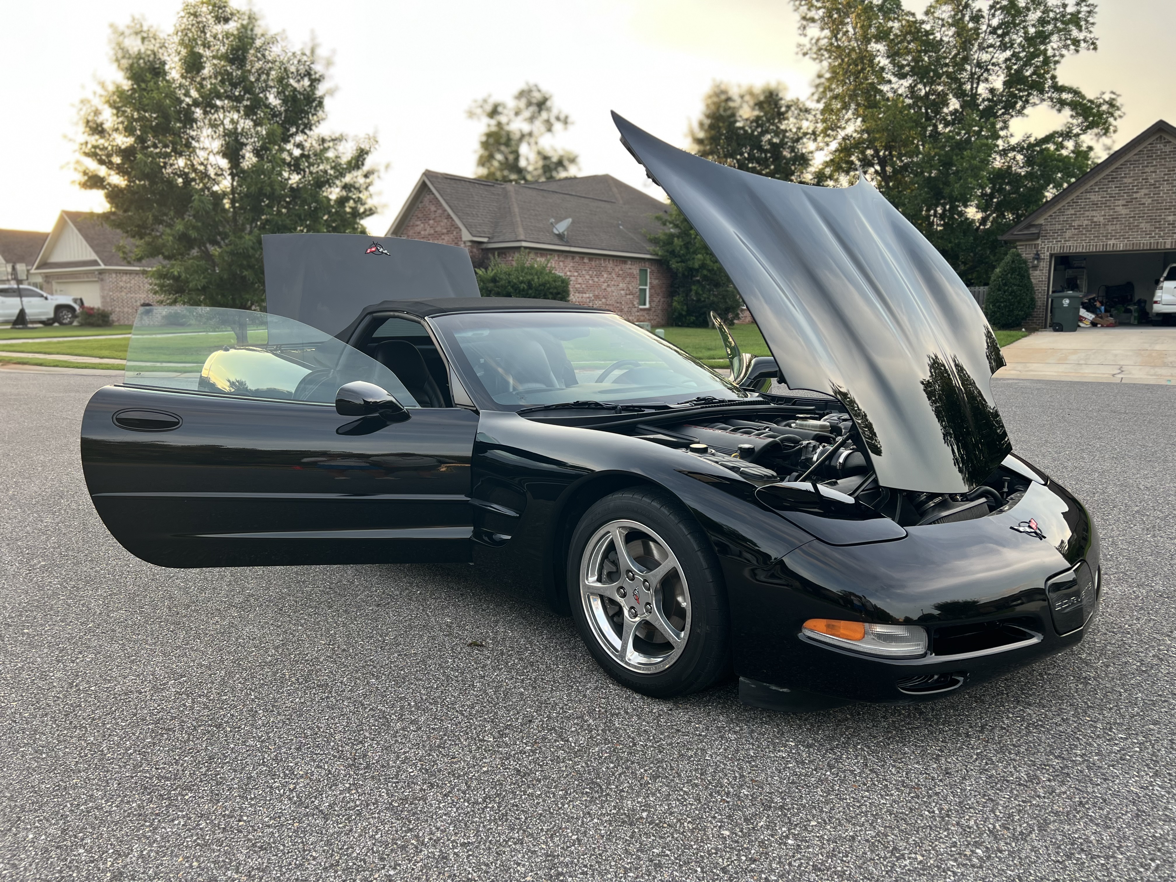 Used 2001 Chevrolet Corvette Convertible w/ Preferred Equipment Group2 RWD image 12