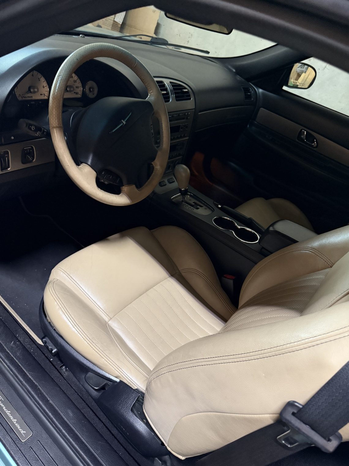 Used 2004 Ford Thunderbird RWD image 2